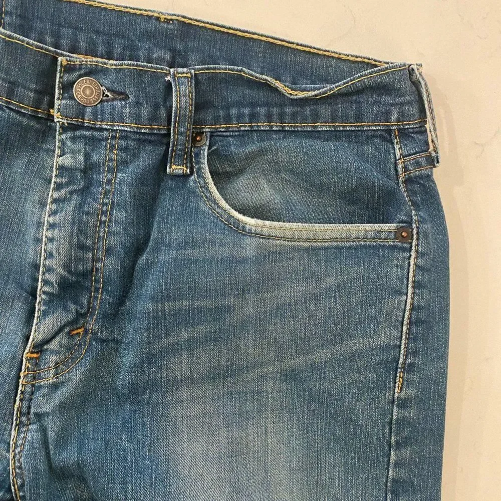Levi's Jeans Men 33x30.5 Blue Medium Wash Classic 502 Tapered Fit Denim Jeans